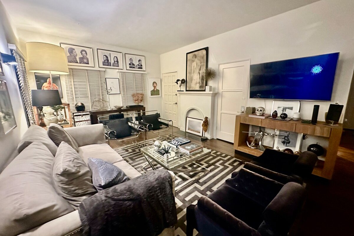 Rodeo Dr – Free Parking – Designer 2 Bedroom gallery image 5