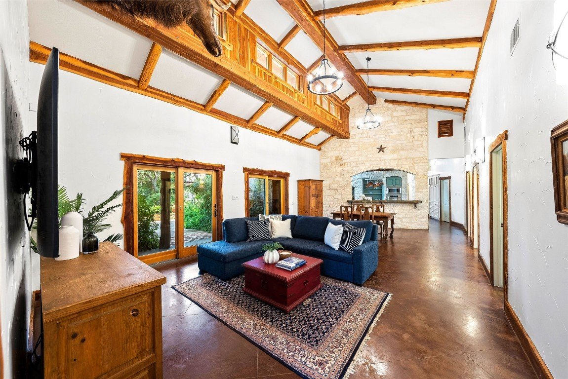 Casadecas at Hudson Bend Ranch – Weddings & Events gallery image 4