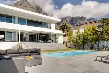 Villa Maxima – Large Pool & Stunning Sea View gallery image 4