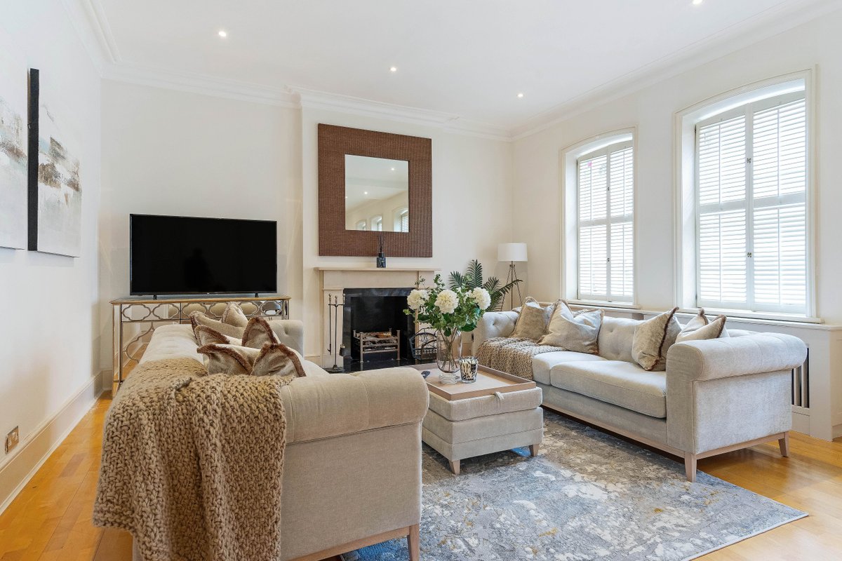 Fabulous 3 Bedroom Apartment in Kensington