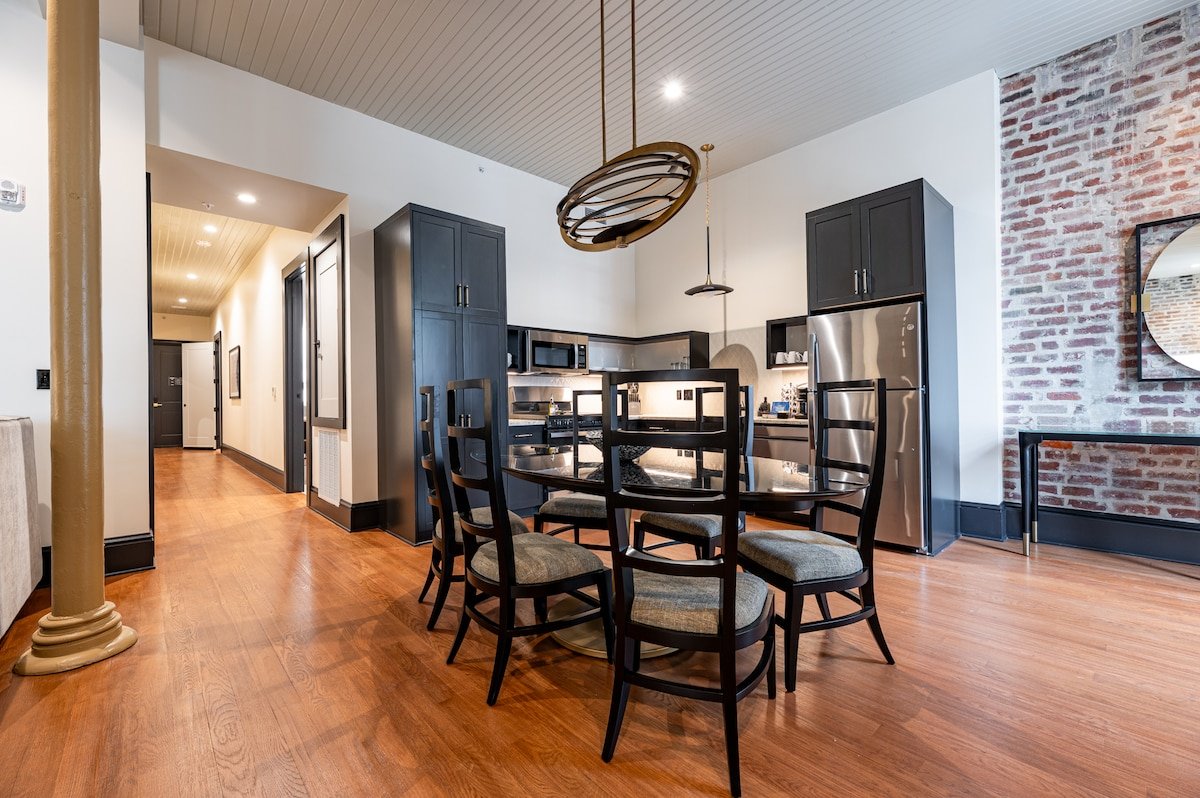 3BR Stunning Stay Walk to Bourbon | Mayfair Hotel gallery image 4