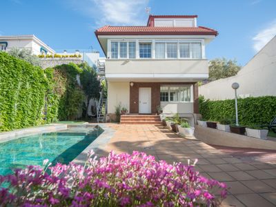 Calandria Madrid VILLA 18 people – POOL, WiFi, BBQ