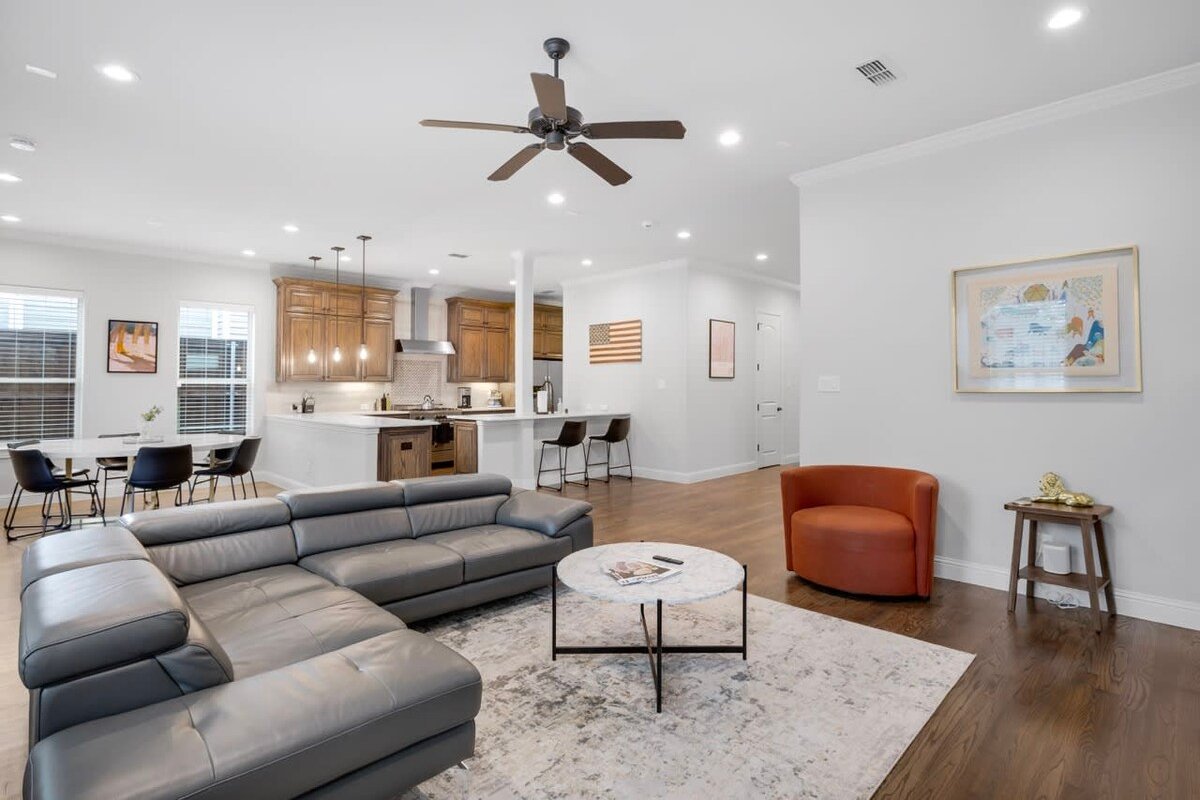 Luxury Estate At Lower Greenville gallery image 5