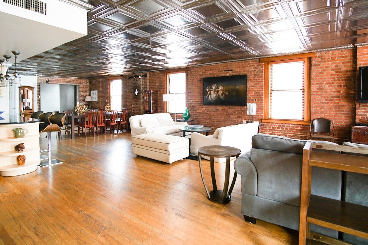 Massive Loft in SoHo/Little Italy gallery image 2