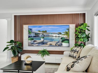 Waterfront Escape w Pool, Dockside Lounge & Games