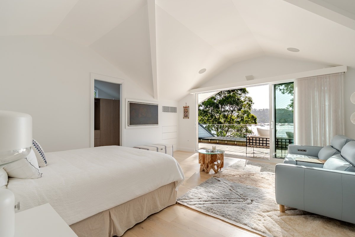 Waterfront Retreat gallery image 5