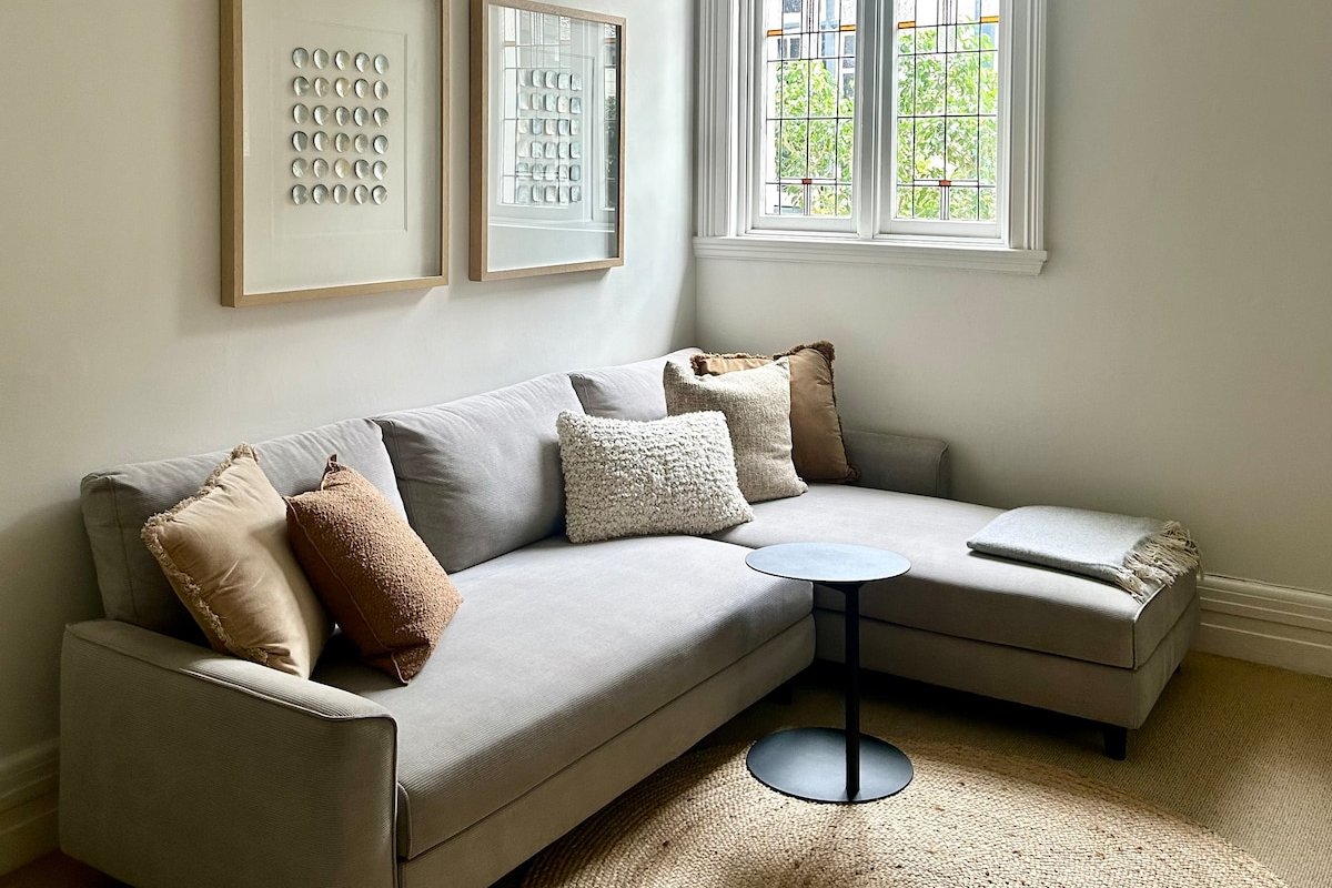 Stylish and Sunny – Family Beach Getaway in Manly gallery image 5