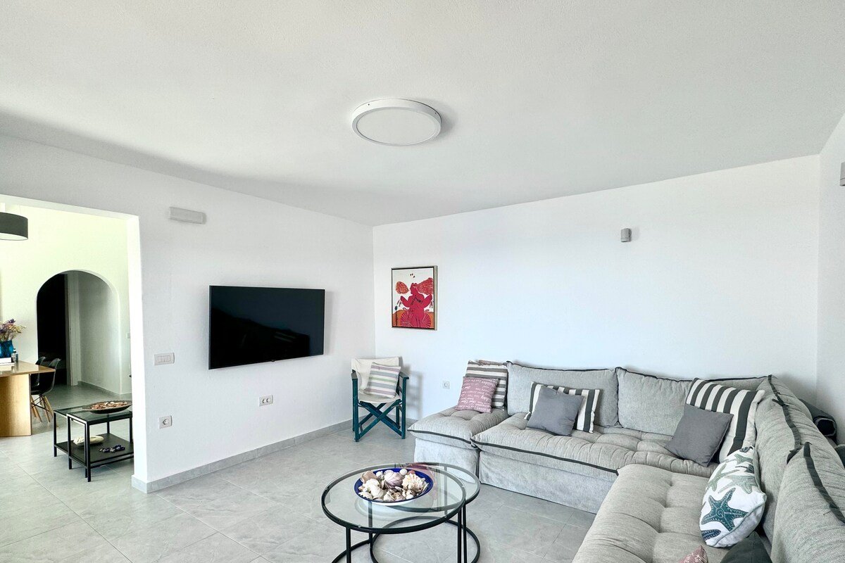 Blue gallery image 3