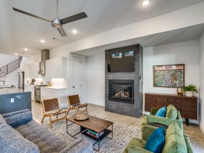 Pool, 4 bedroom luxury home in the heart of Dallas