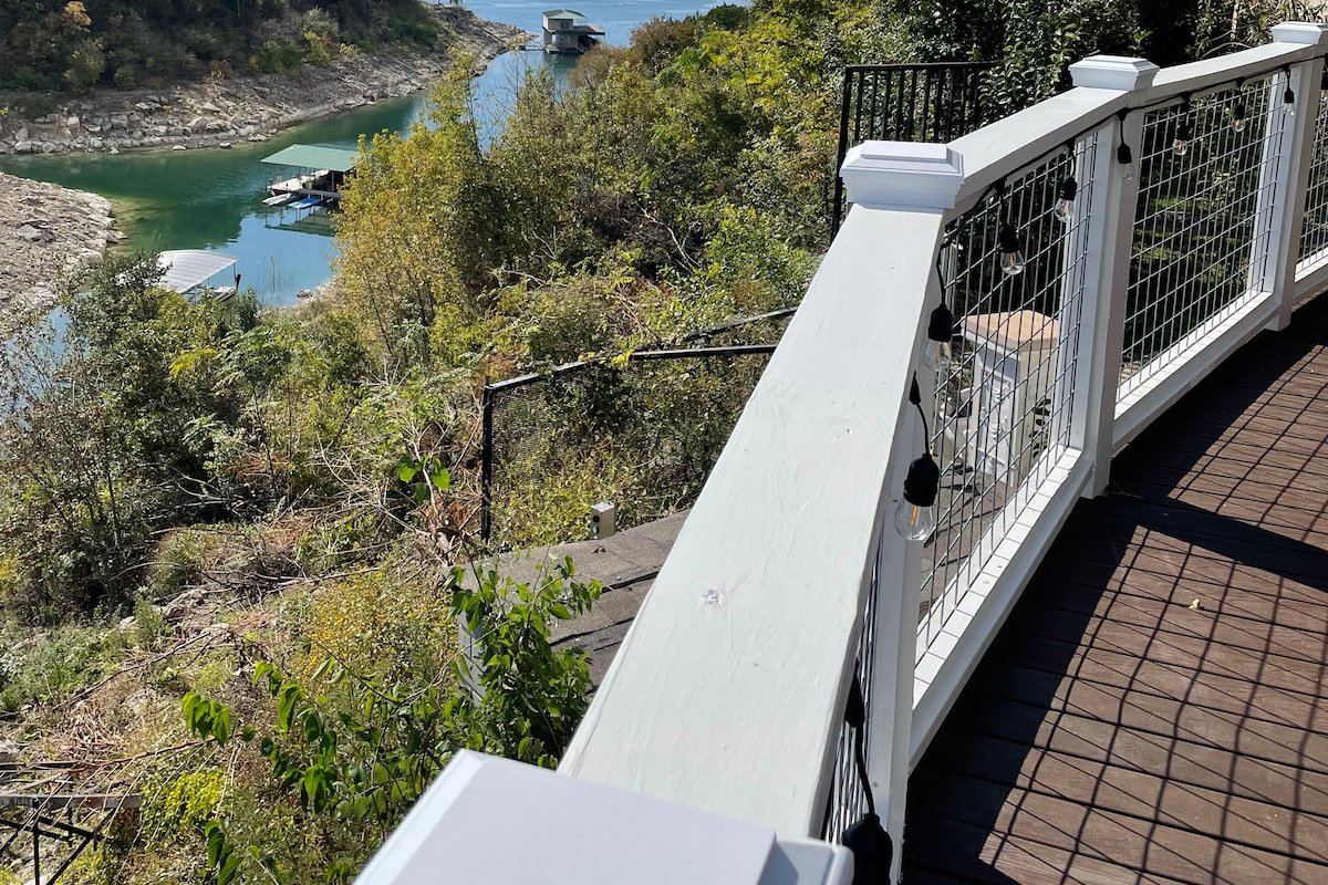 Stunning Lake Travis Retreat gallery image 5