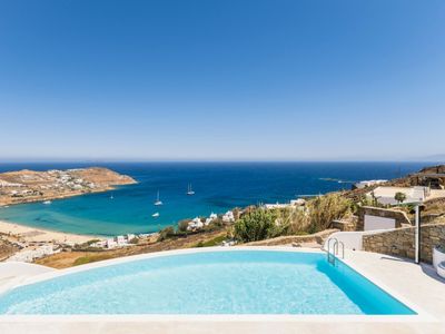 Luxury villa with stunning views above Kalo Livadi