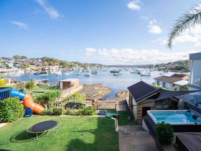 LUXURIOUS BEACH FRONT APARTMENT- CRONULLA