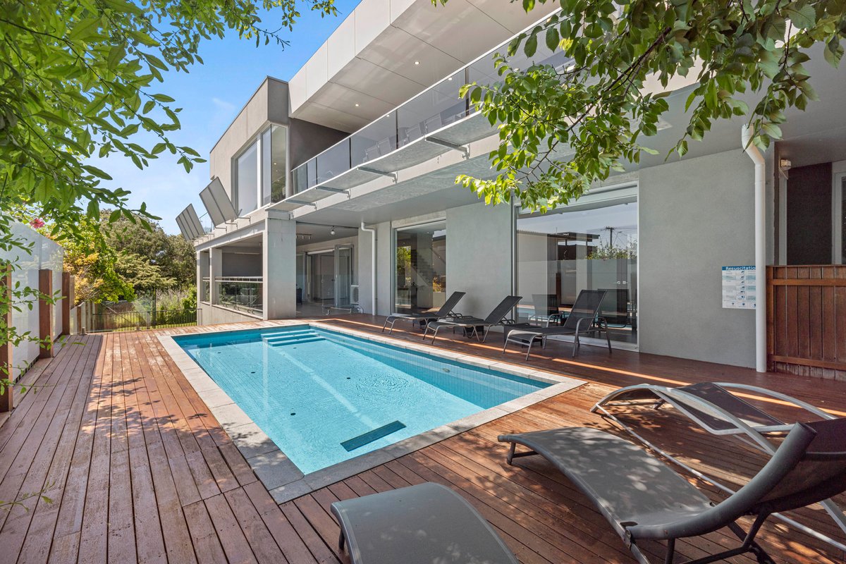 Complete Luxury Escape – Sleeps 30!