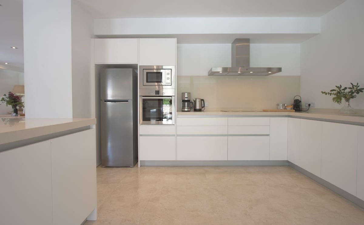 Family Villa in Pollença with Pool & Hot Tub gallery image 5