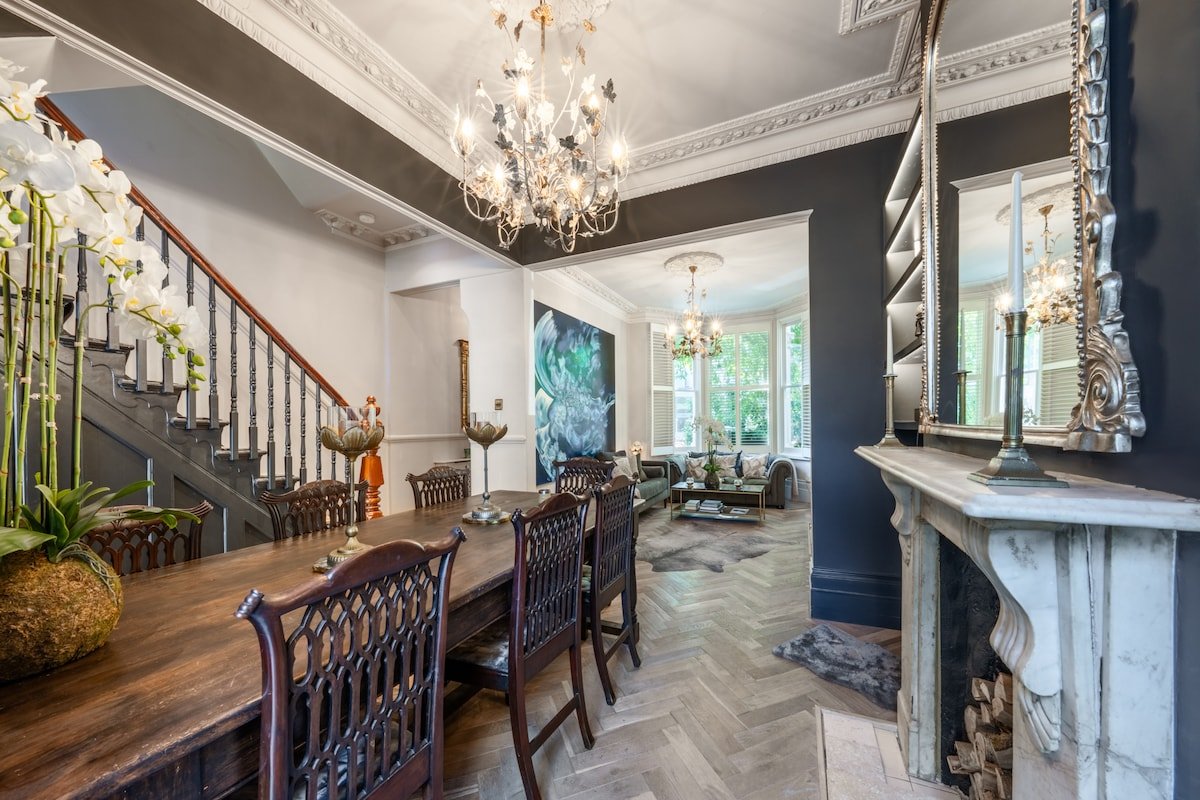 Charming Riverside Townhouse | Garden in Chiswick gallery image 4