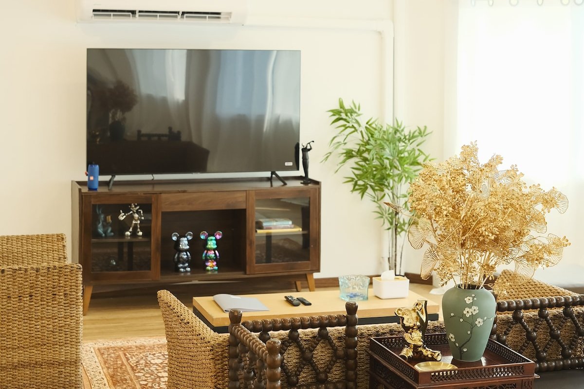 Private Full-Floor Spacious 5BR, CHINA TOWN gallery image 3