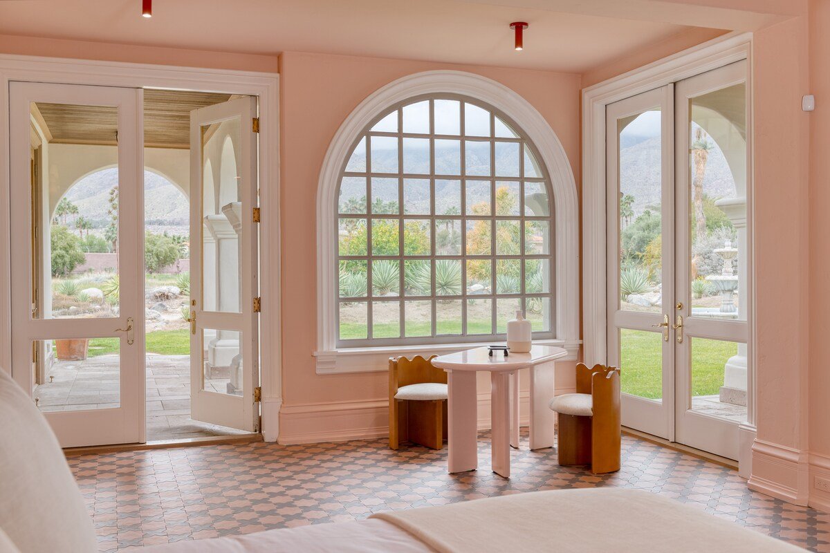 The Pond Estate | Sleeps 20 | 12 Acre Desert Oasis gallery image 3