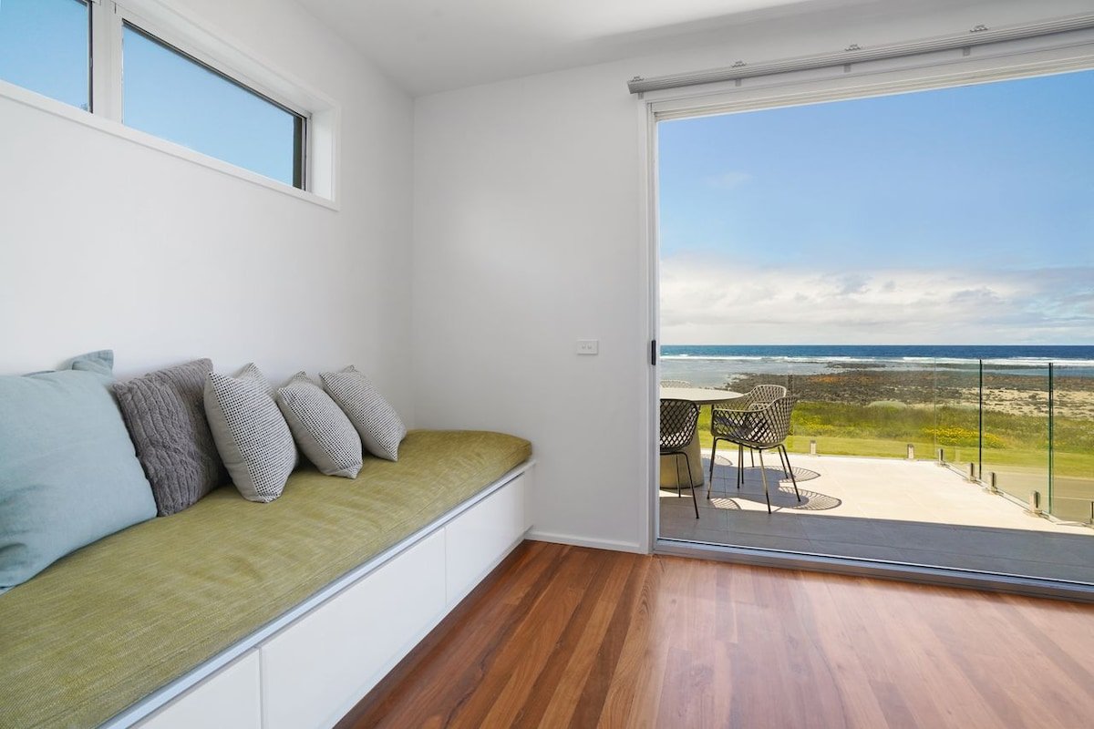 Moyan South Beach frontage gallery image 5