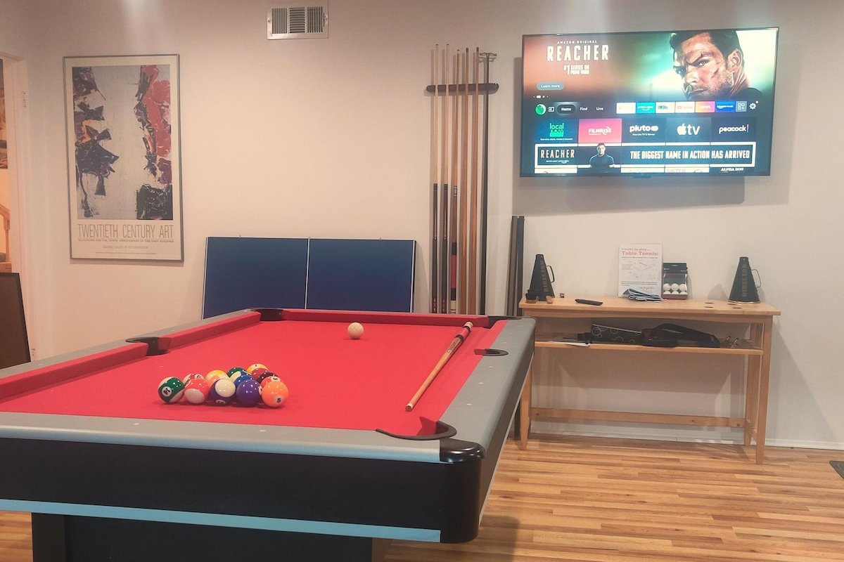 Walk to Universal! Resort-Style Home gallery image 5