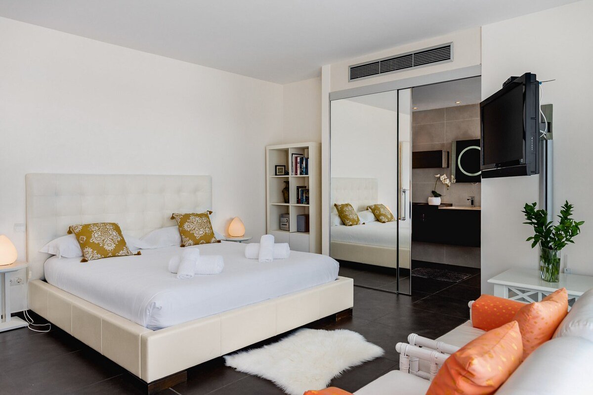 Luxury-Panoramic Sea Views-Private Pool-Talamanca gallery image 5