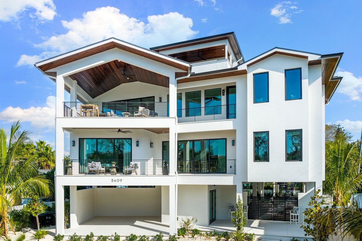 7Bedroom Luxury Home W/Private Pool on Siesta Key!