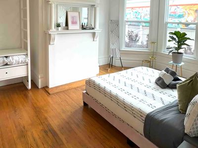 Stylish 3BR Mission Dolores Flat