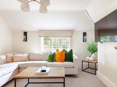 Sundial Cottage – wonderful 19th century home