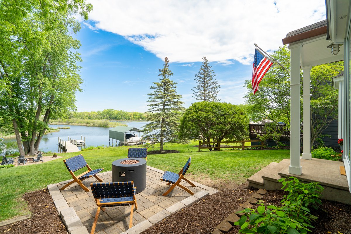 MINNeSTAY* Lakefront Cottage I Waterfront
