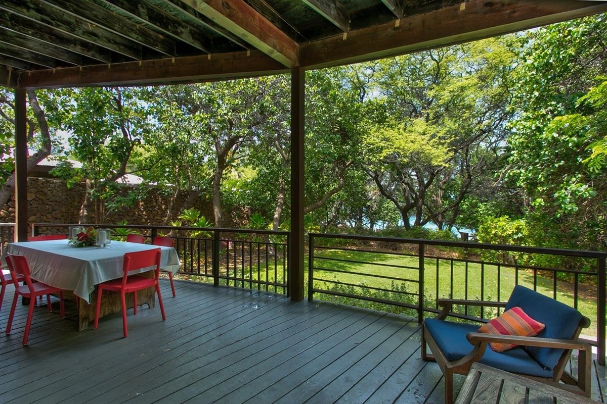 Quintessential Beach House on Waialea Bay! gallery image 5