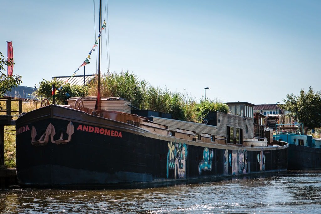 Sleeping on a boat – Ecohostel gallery image 2