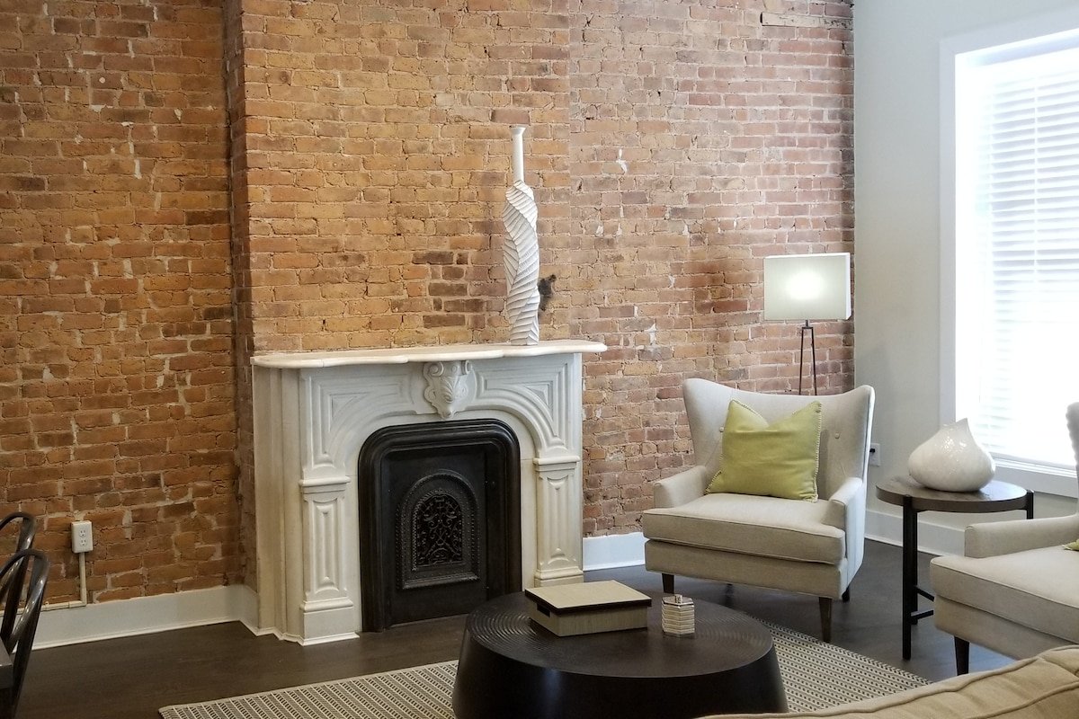 Elegant Town home, Newark / Ironbound gallery image 5