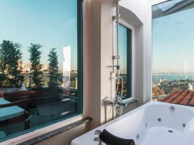 Triplex-14Pax-Center-Galata-3Rooftops-6Bdroom-4Bd