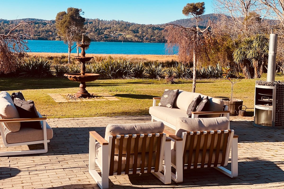 Rivers Edge Homestead. Absolute Waterfront Luxury gallery image 2