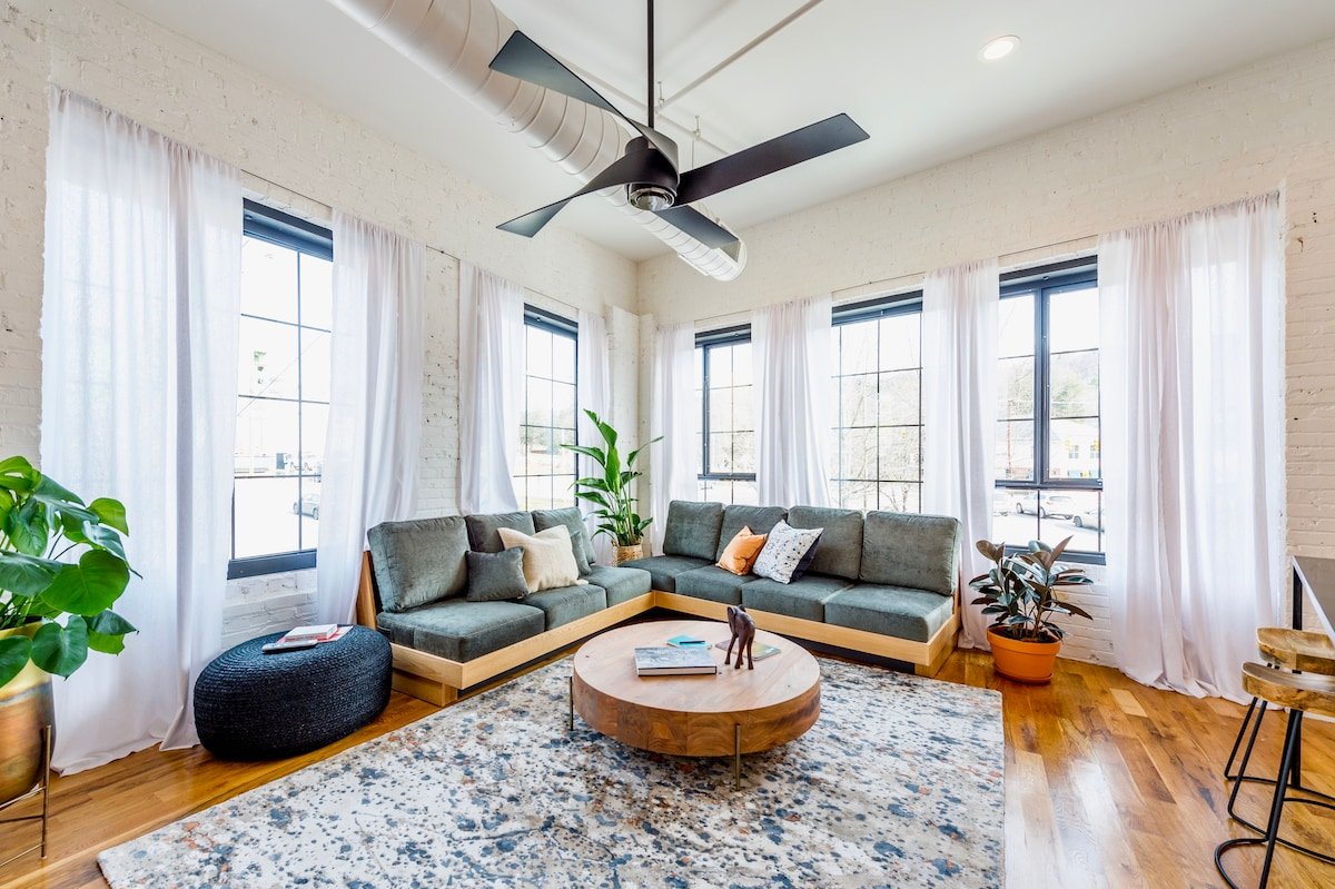 Wanderlust Lofts: The Sapphire (see also The Opal) gallery image 2