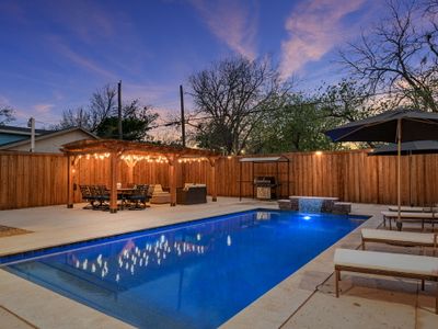 Pool Home 5 Minutes from Bishop Arts area