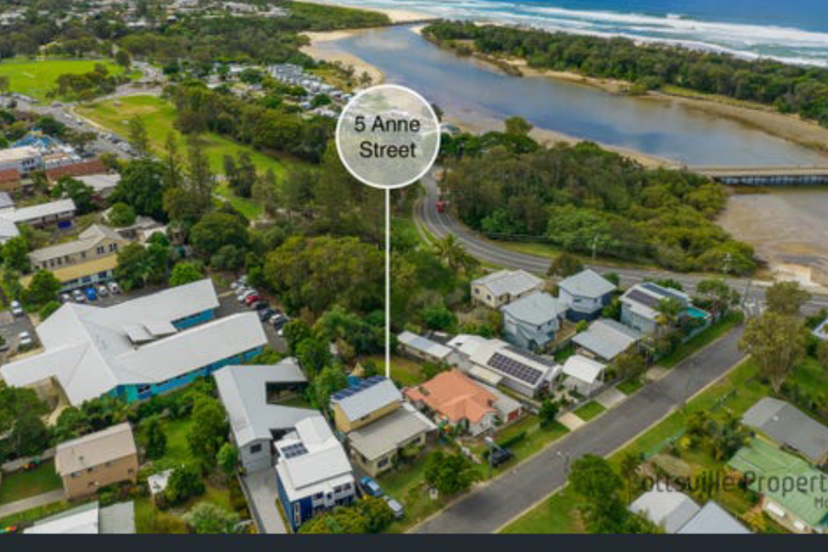 Beach cottage in the heart of Pottsville