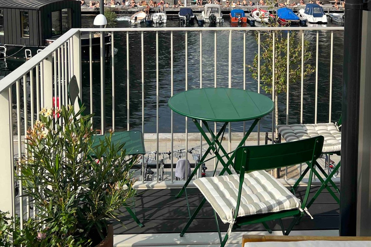 Stor Luksus lejlighed med vand udsigt i alle rum gallery image 5