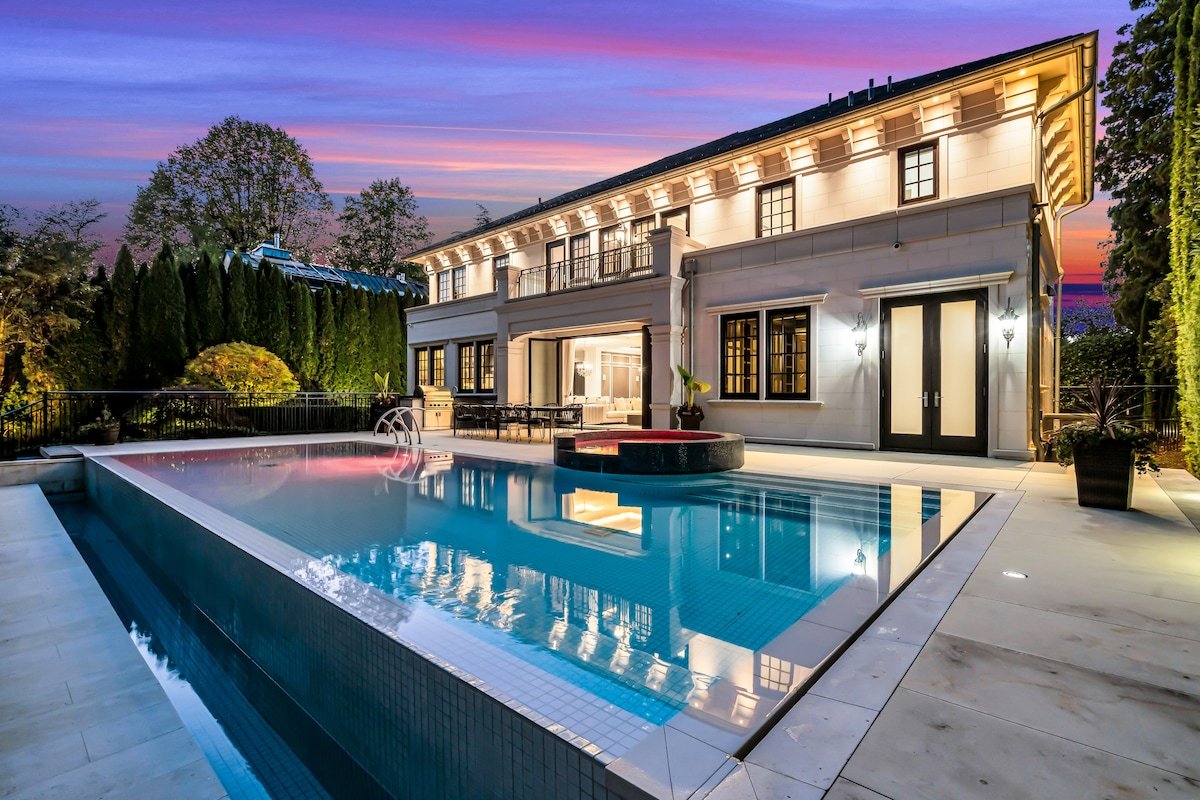 The Fendi Villa | Pool&HotTub • 7 min to Downtown