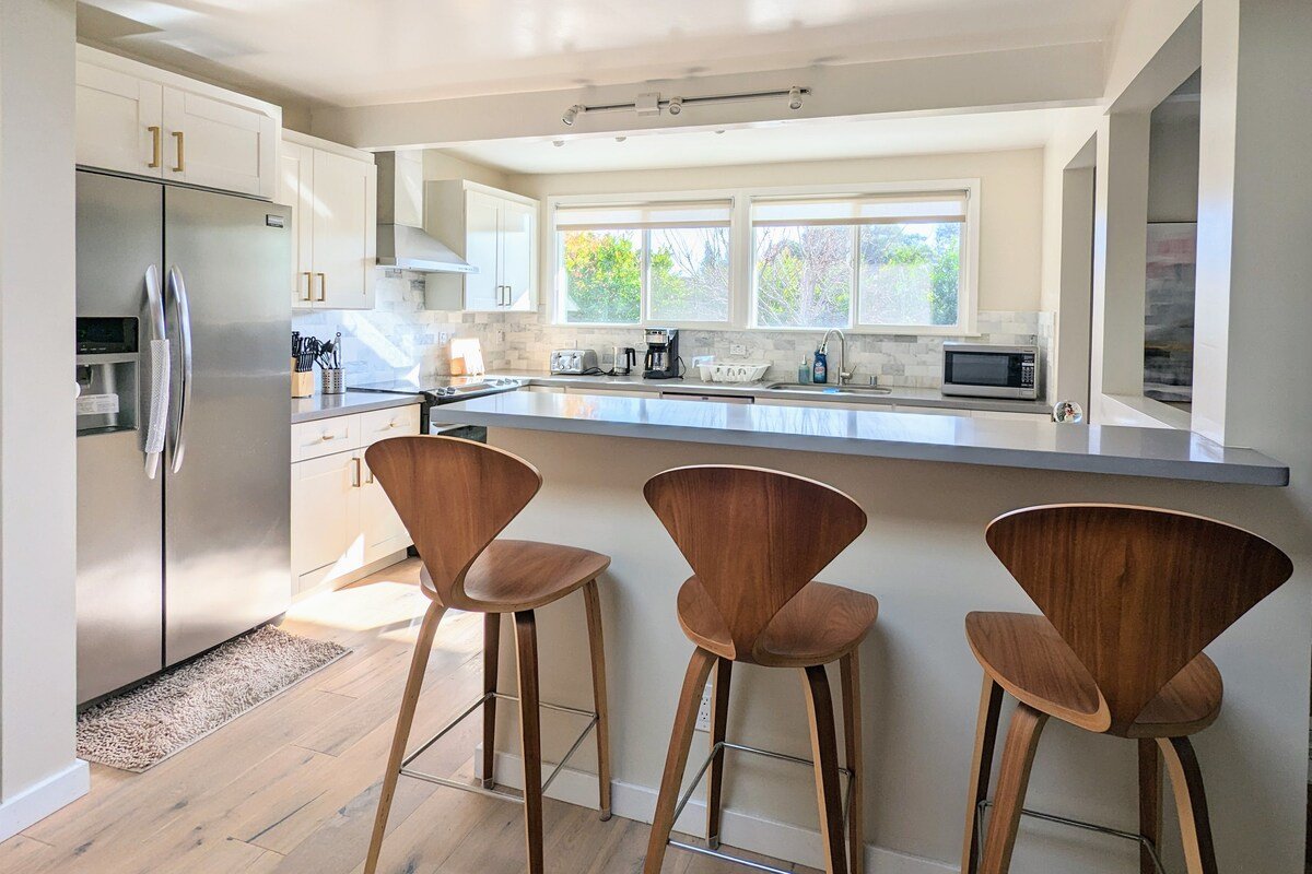 Fully Remodeled Home AC-WiFi-Stanford-Go0gle gallery image 3