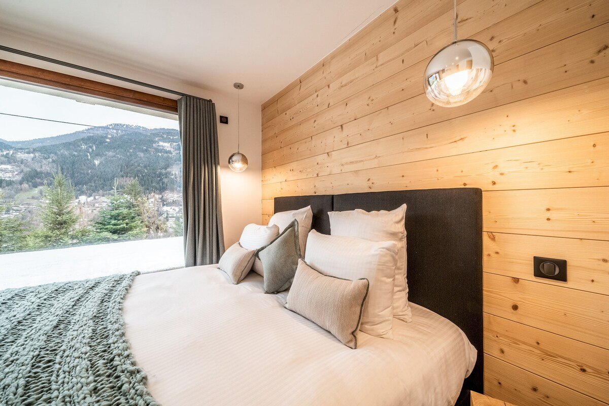 Arande-Modern chalet with hot tub in Saint-Gervais gallery image 4