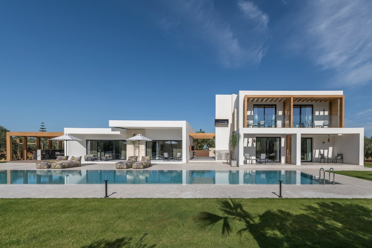 VIP Villa Olive, heated pool, close to the beach