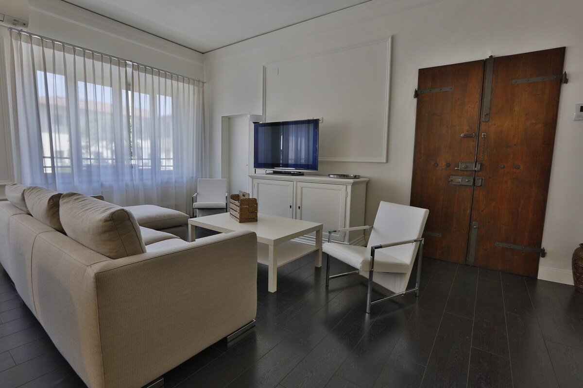 L’Ottomano full apartment near Accademia gallery image 4