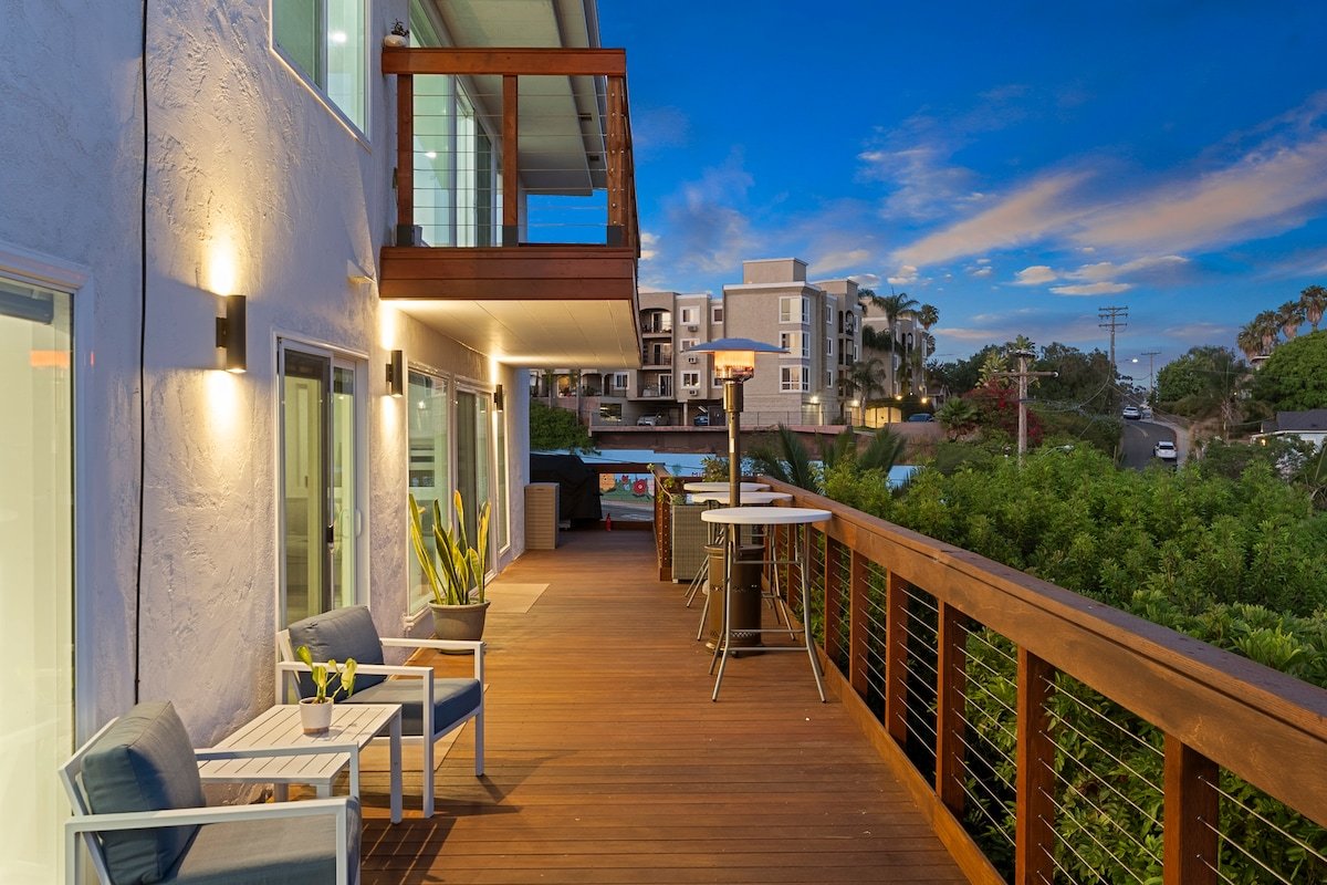 Luxury 7 BR Mission Hills Home with a View gallery image 3