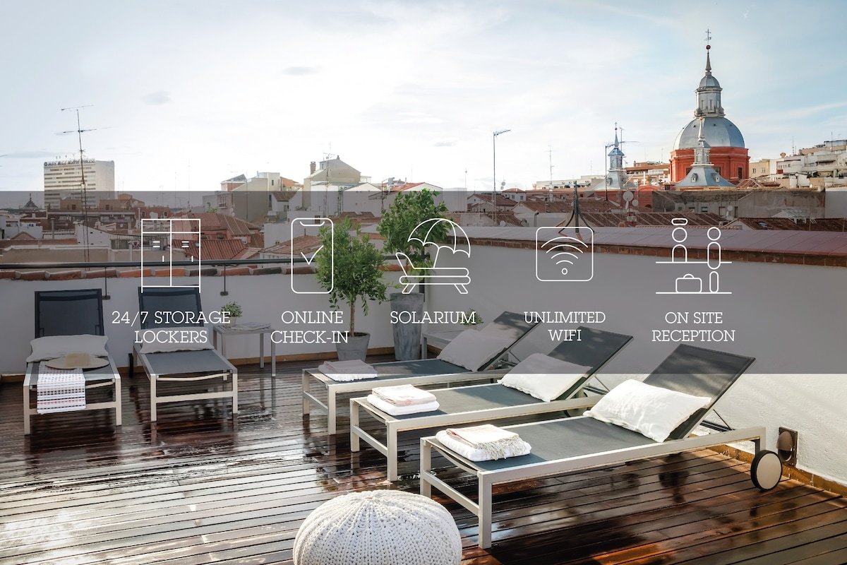 Stunning Centrally Located Apartment by Eric Vökel gallery image 4