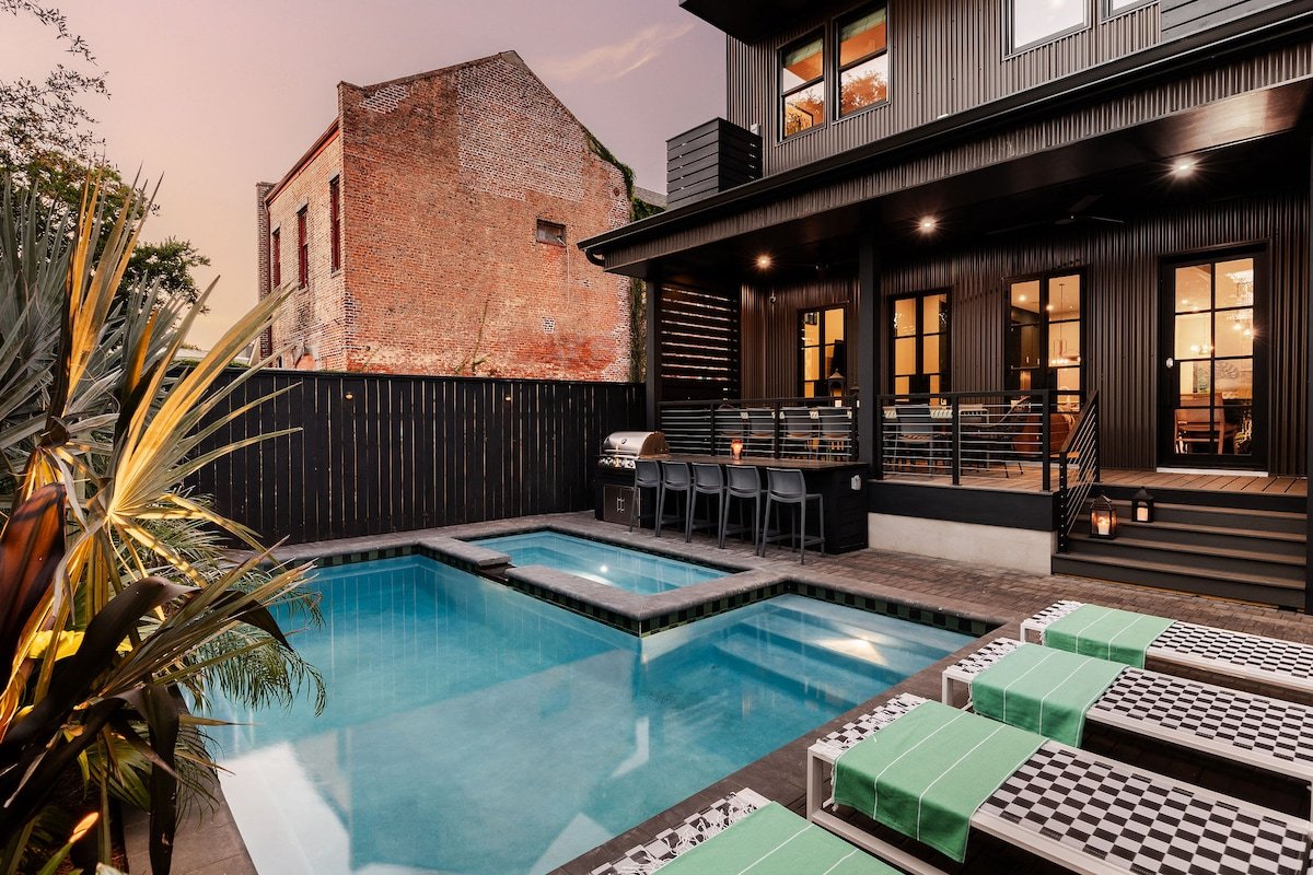 Chic NOLA Home | Heated Pool & Spa gallery image 4