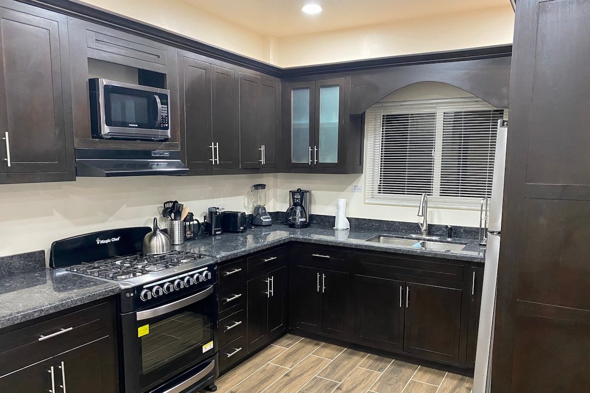 Upscale Comfort & Work-Friendly gallery image 5