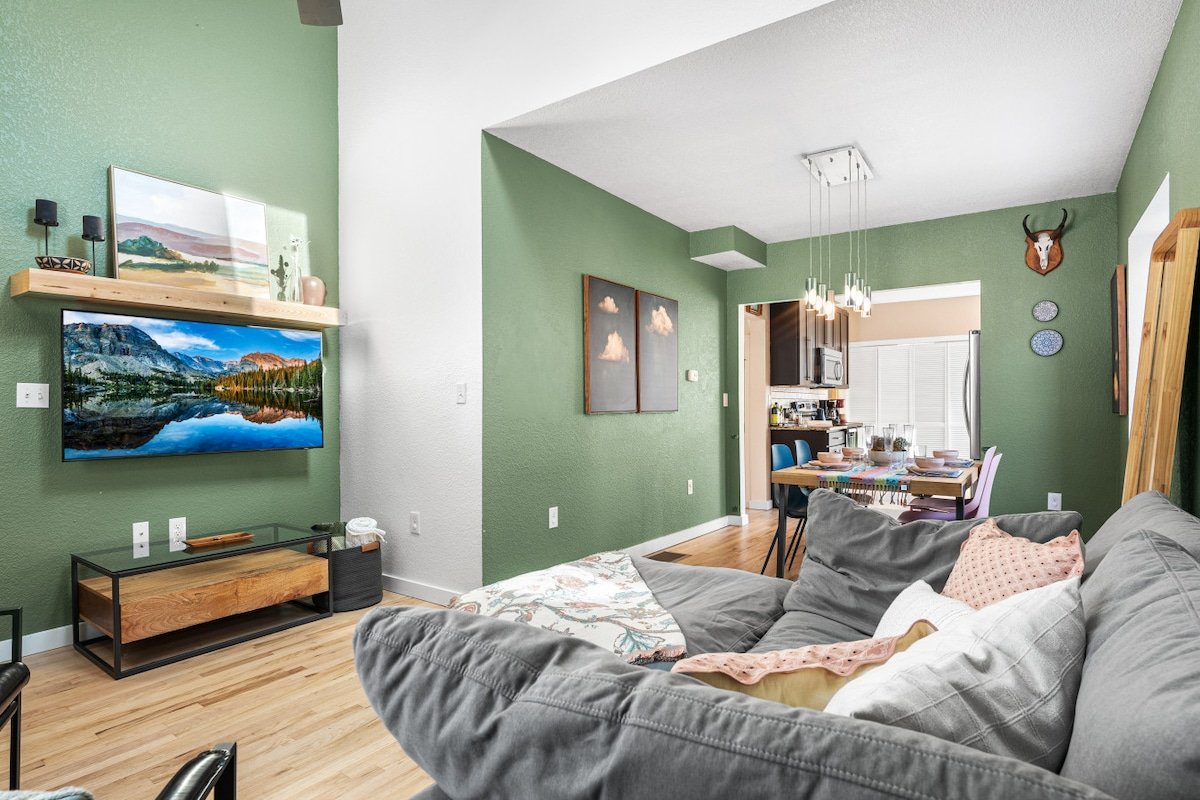 Stocked Kitchen | Fenced Yard |Ping Pong|Bunk Beds gallery image 2