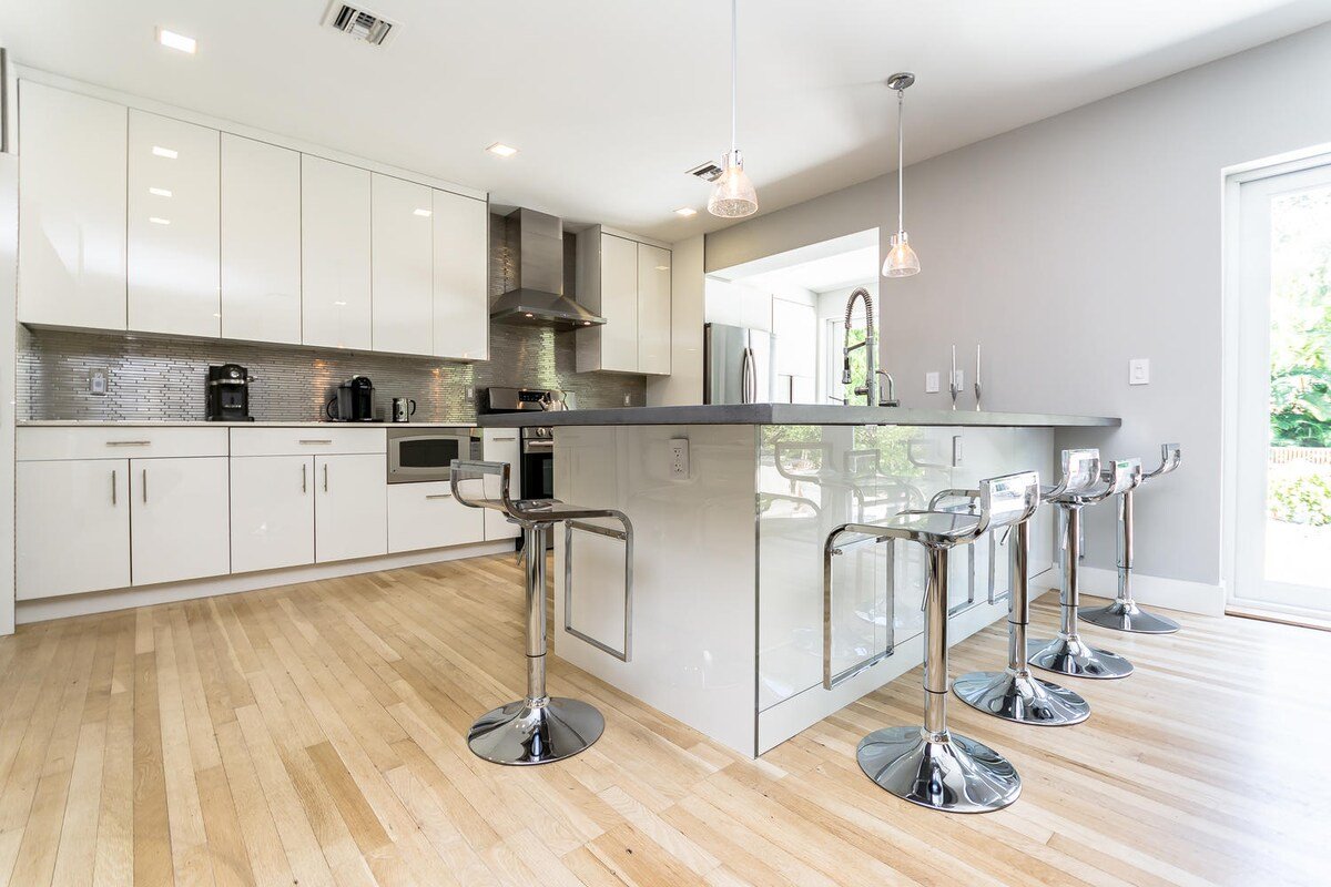 Modern Oasis gallery image 4