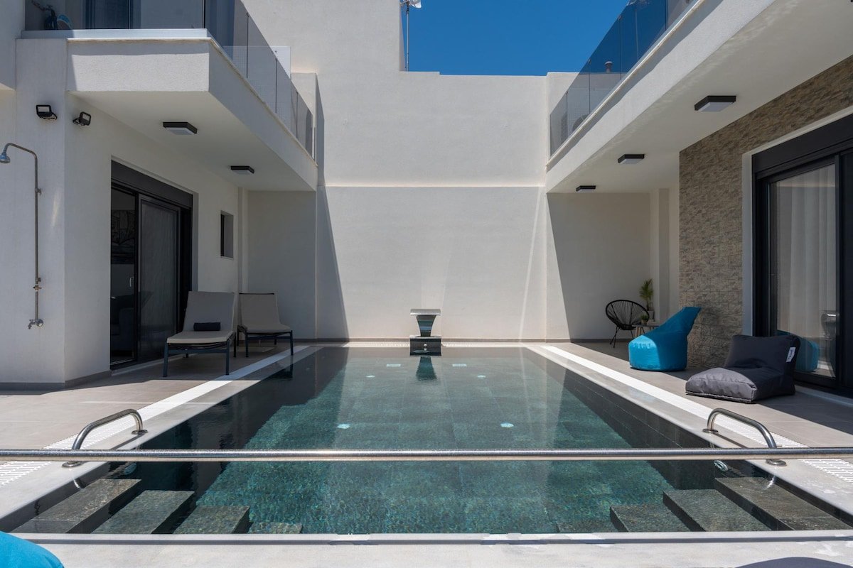 Elegant and Stylish Villas Complex in Crete gallery image 4
