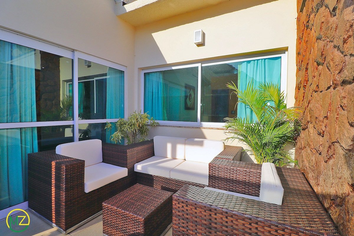 Nice penthouse with pool, close to the beach gallery image 4